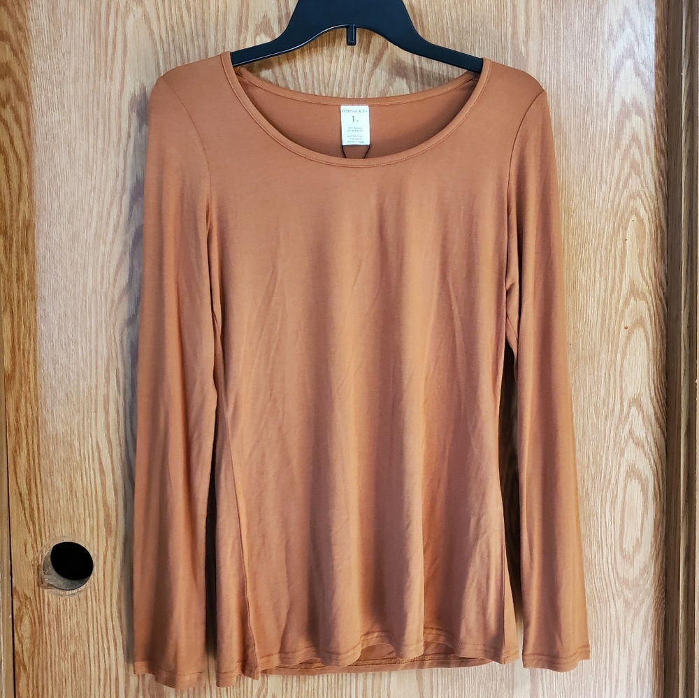 Othread & co. Long sleeve scoop neck top  in a burnt orange color size L